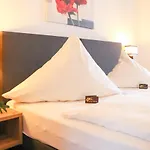 ホテル Hotel-restaurant Weinberg Artern