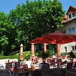 ホテル Hotel-restaurant Weinberg